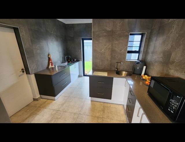 3 BEDROOM HOUSE FOR SALE IN FOUNTAINS ESTATE